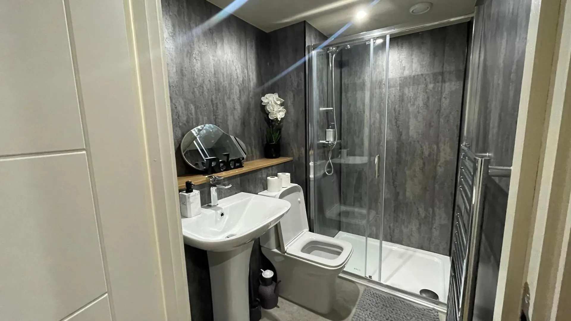 Luxury Mezzanine Apartment In Central Leeds