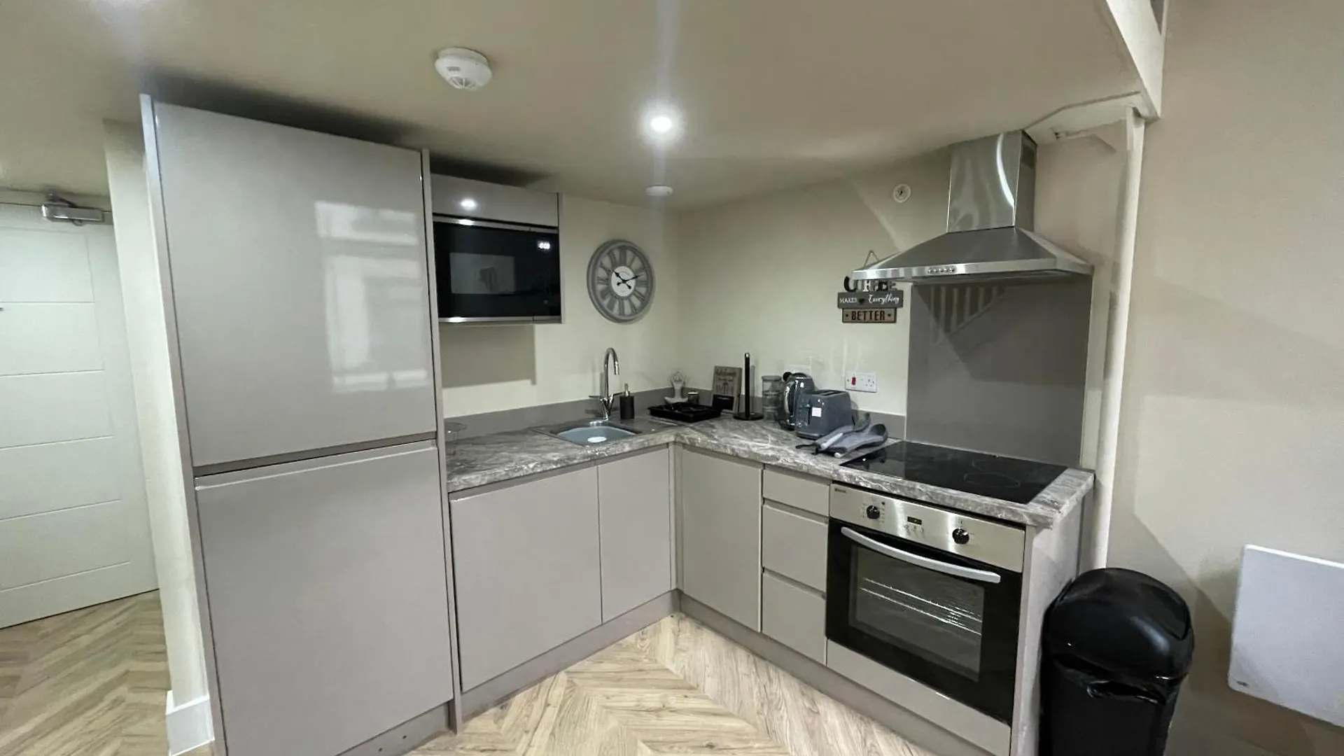 Luxury Mezzanine Apartment In Central Leeds